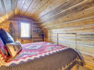 Jemez Springs Cabin w/ Stunning Mtn Views!