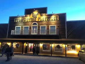 Spacious 3-Bedroom Apartment. Huge TVs, Comfy beds