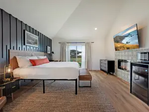 Bodega Coast Inn and Suites