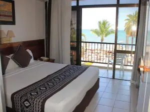 Smugglers Cove Beach Resort & Hotel