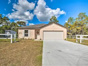 Spring Hill Home 5 Mi to Weeki Wachee Park!