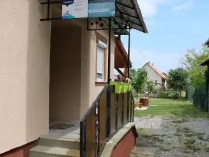 Hattyú vendégház Poroszló