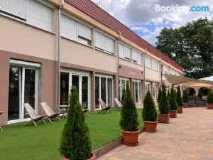 Oreg-to Youth Hostel