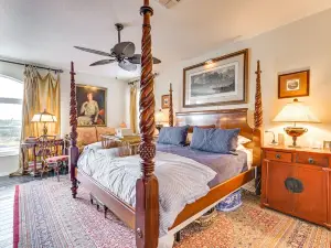 Family-Friendly Holiday Townhome with Boat Dock!