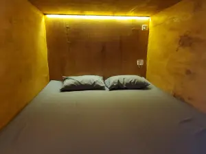 iStay Hostel and Capsule