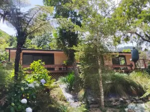 Maitai Whare Iti - Adventure Cabins & House
