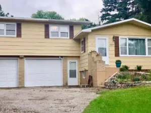 Spacious house with large yard in great location close to boat ramps.