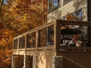 Watts Bar Lake-Waterfront Home