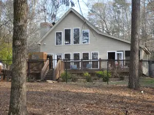 COZY LAKEFRONT CABIN   Perfect for a relaxing getaway!