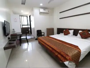 Hotel Girnar