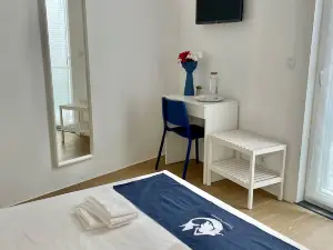 파르테노페 호스텔 앤 스위츠