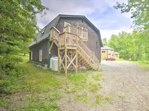 Pet-Friendly Prospect Apartment: 7 Mi to Beach!