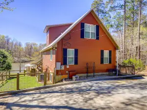Sparta Home w/ on-Site Lake Access!