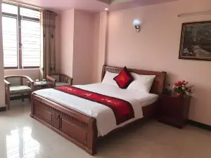 Khach San Sen Vang