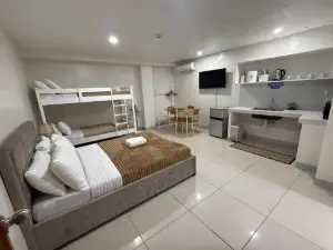 24-Seven Guesthouse (Room 204)