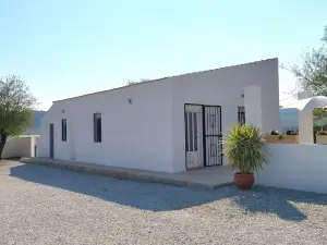 Immaculate 2-bed, 2-bathroom Casa in Oria, Almeria