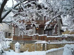 Theasis Suites-Mountain Hospitality
