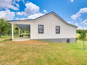 Modern Altavista Farmhouse w/ Countryside Views