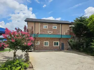 Nonsan Sunshine Pool Villa