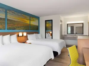 เดย์สอินน์แอนด์สวีทส์ บายวินด์แฮม สนามบินอินเดียแนโพลิส อีสต์