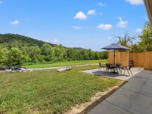 New Barndo/Kayak Launch/ 2 Private Hot Tubs