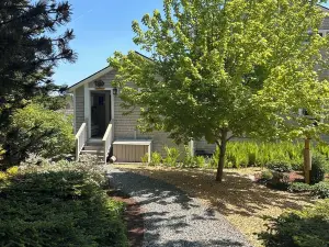 Sea Breezes is an elegant waterfront house
