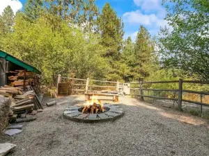 Cabin Retreat near Terrace Lakes Resort