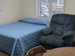 Bar H Motel