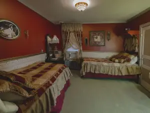 Armour's Hotel