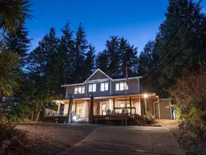 The Francis Boutique Inn