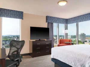 Hampton Inn & Suites Madison/Downtown