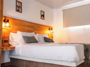 Central Suites by H&R