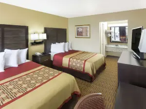 Days Inn by Wyndham Columbus-North Fort Moore