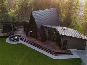 Lazy River Glamp-house by Avantstay Newly Built, Luxe Indoor-outdoor Living