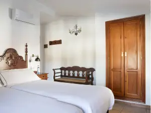 Tugasa Hotel la Posada