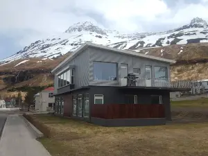 Seydisfjördur Apartment