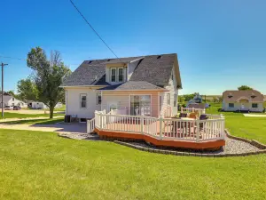 Quaint Howells Retreat - Steps from Main Street!