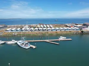 เวสต์พอร์ต มารีน่า คอตเทจเจส