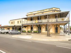 Nightcap at Exeter Hotel