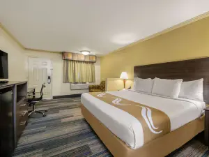 Hibiscus Inn & Suites