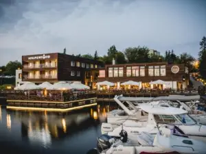 Hotel Port 110