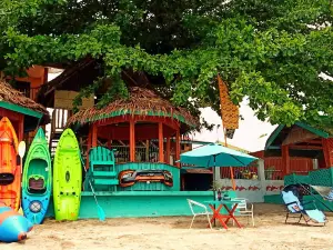 SmallFry's Beach Resort