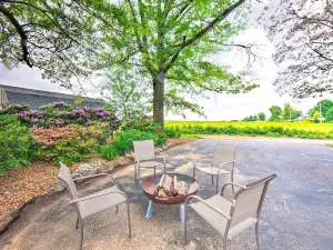 3 Mi to Dutch Wonderland Serene Home with Deck