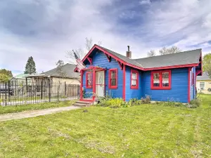 Sunny Sierra Valley Cottage: Hike + Explore!