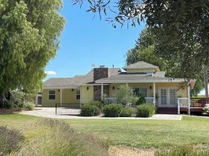 Windmill House on Rails Nap Estate.