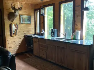 Spacious Tree House w/ River & Trail Access