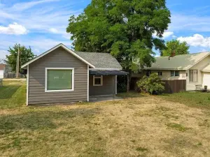 Cozy Cowboy Cabin in Polson: Historic Charm, Modern Comfort Near Flathead Lake