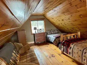 Majestic Views & Nature Lovers! Kayaking, ATVing, Snowmobiling, Fishing, Hiking!