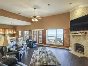 Dazzling Lake Front Views