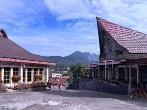 Danau Toba International Cottage Berastagi